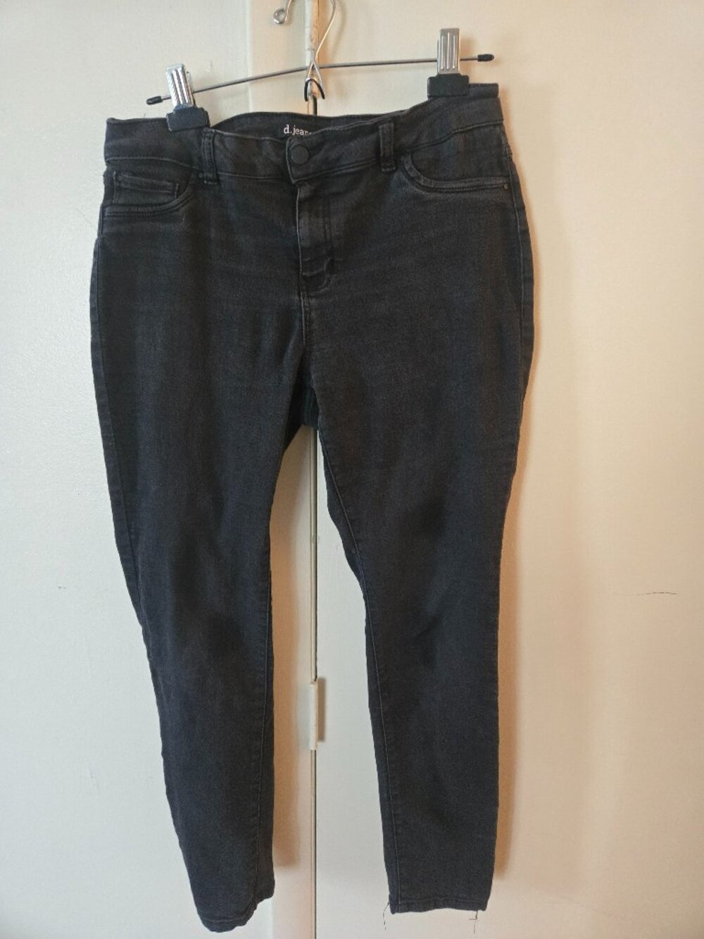 d. jeans Black Skinny Jeans – Size 12 🖤